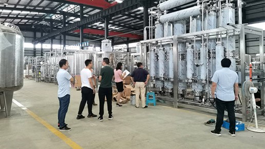                       北京銳業客戶進行（háng）設備驗收