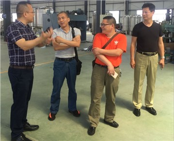 北京客（kè）戶來（lái）秋立公司參觀考察