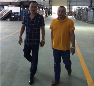 海（hǎi）南某藥業公司來秋立參觀考察